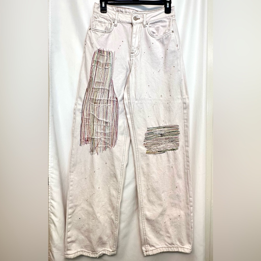 Forever 21 Premium 90’s Fit Distressed Paint Splatter Jeans – Size 26